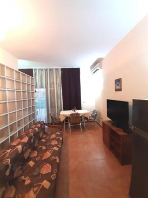 Apartament near the sea in Golem for 5 persons